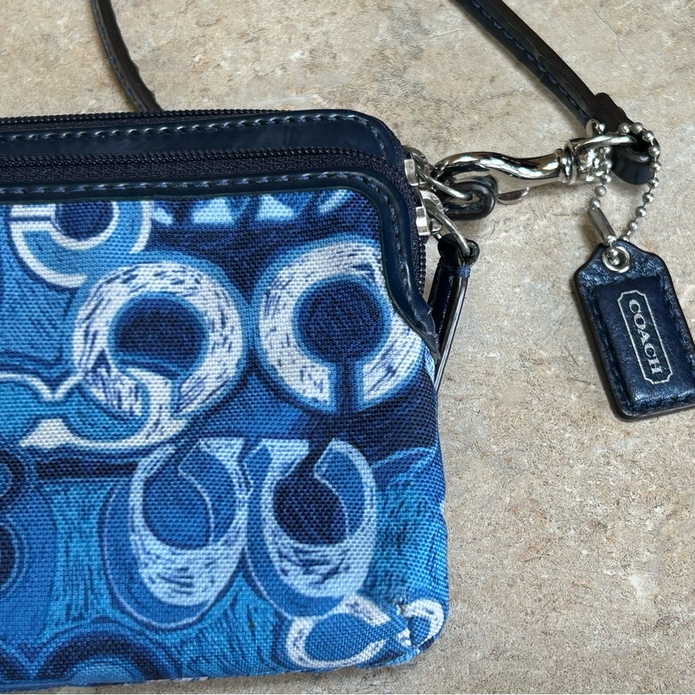 Coach Poppy Signature C Wristlet - Picture 7 of 7